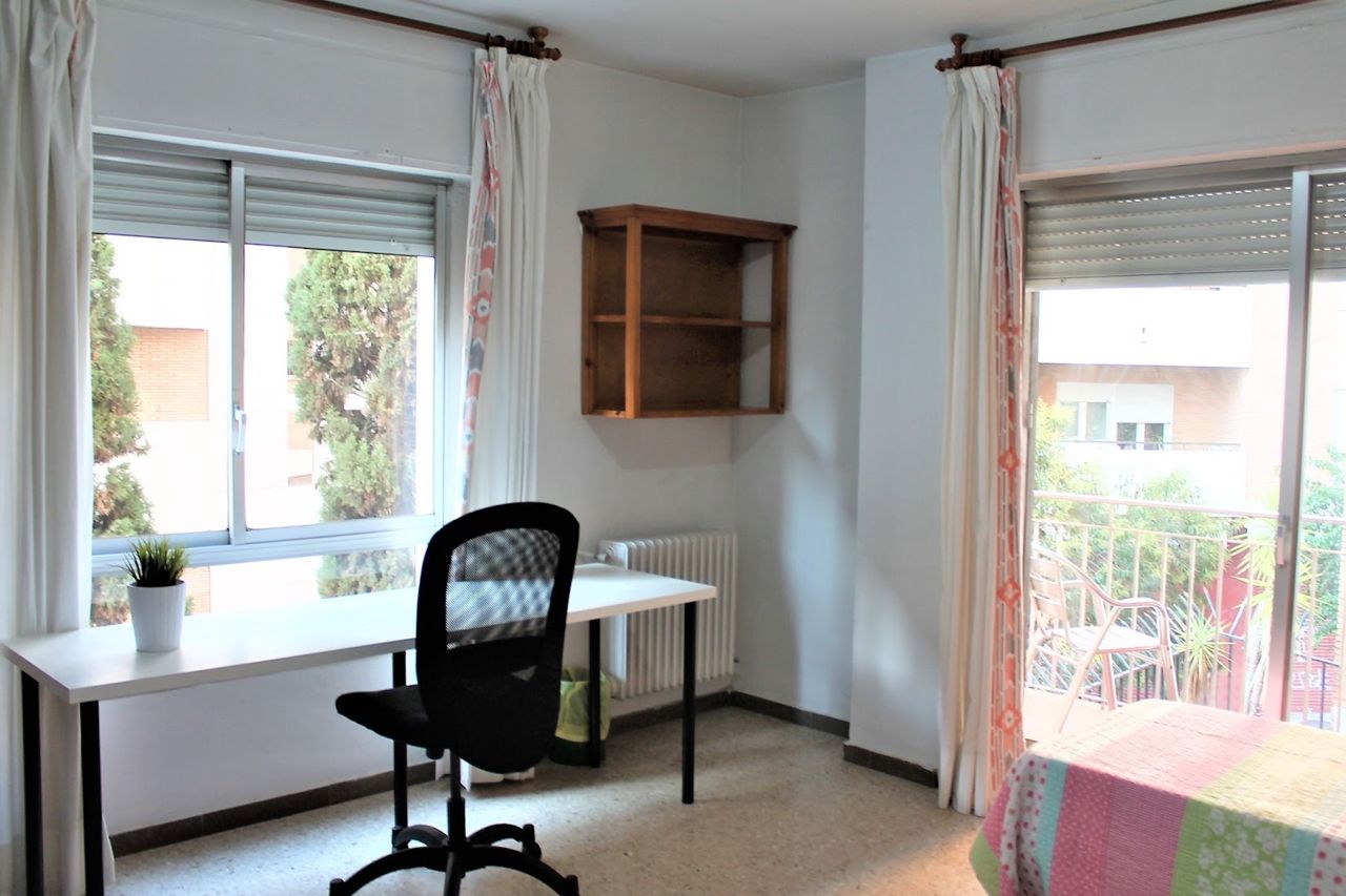 Residencia Universitaria Femenina El Pilar S.L.