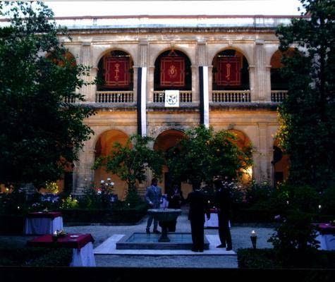 Colegio Mayor Santa Cruz la Real