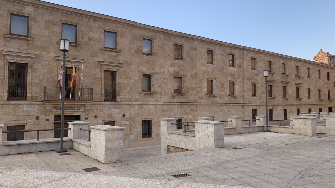 Antiguo colegio mayor de San Bartolomé