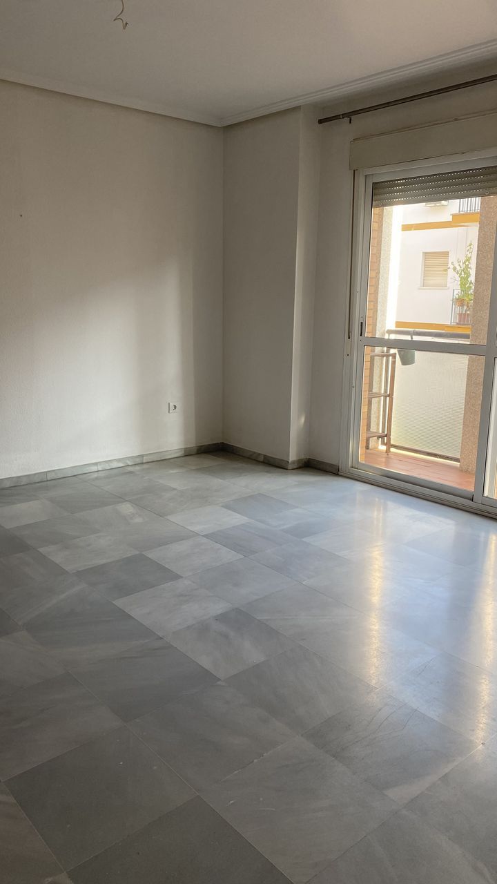 Piso en Avenida de Ramón y Cajal 22 - alojamiento en El Plantinar – Avda. La Paz - El Juncal, Sevilla