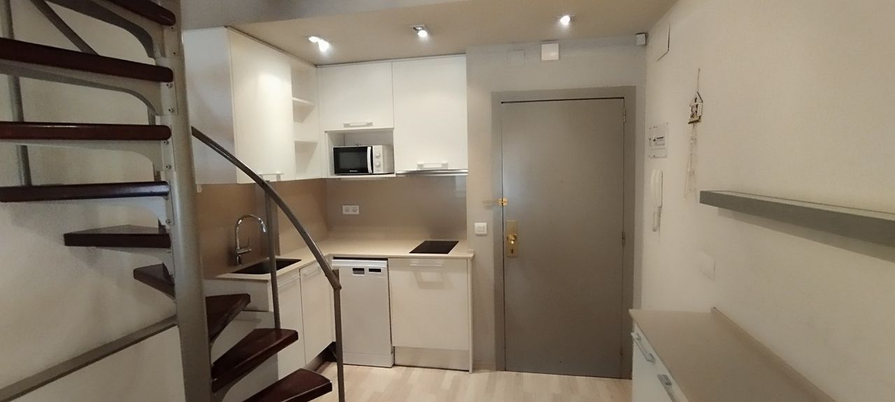 Dúplex en Carrer d'Alfons XII - alojamiento en Sant Gervasi- Galvany