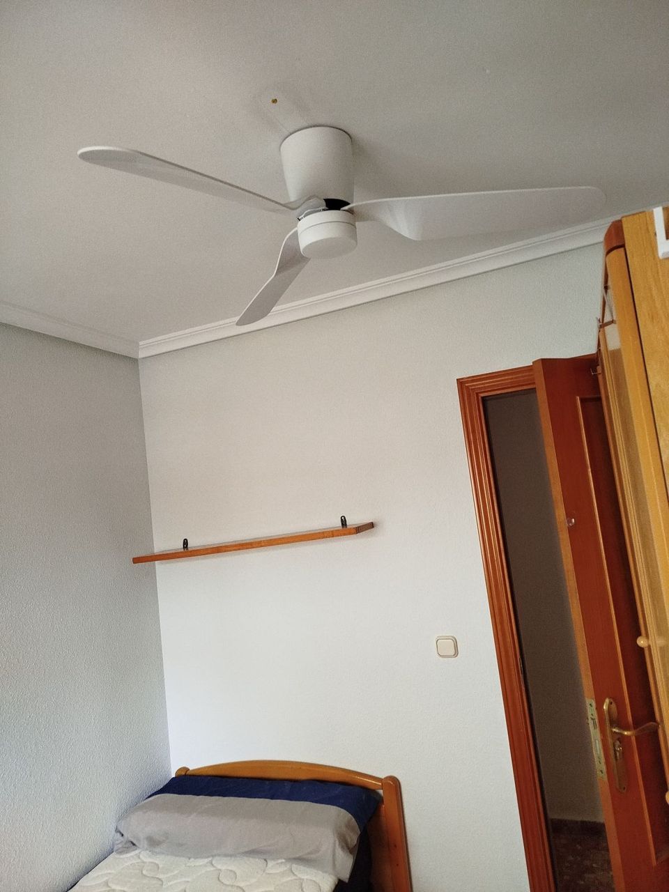 Habitación en Calle Campoamor, 102, L'Illa Perduda, València - alojamiento en L'Illa Perduda