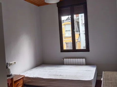 Habitación en Zuberoa Etorbidea, Irala, Bilbao - alojamiento para estudiantes en Room in Zuberoa Etorbidea, Irala, Bilbao