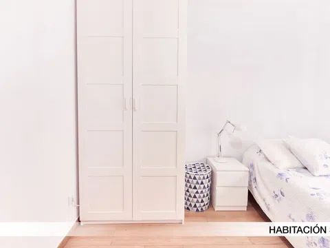 Habitación en Igueldo, 11, El Juncal - El Plantinar, Sevilla - alojamiento para estudiantes en Room in Igueldo, 11, El Juncal - El Plantinar, Sevilla