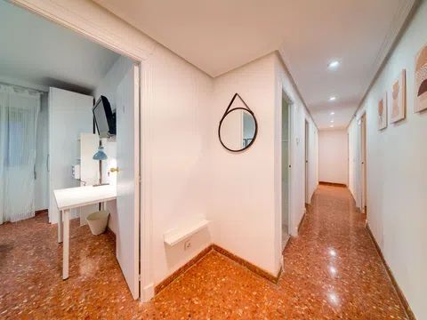 Habitación en Calle del Trovador, 9, Ciudad Jardín - Parque Roma, Zaragoza - alojamiento para estudiantes en Room in Calle del Trovador, 9, Ciudad Jardín - Parque Roma, Zaragoza