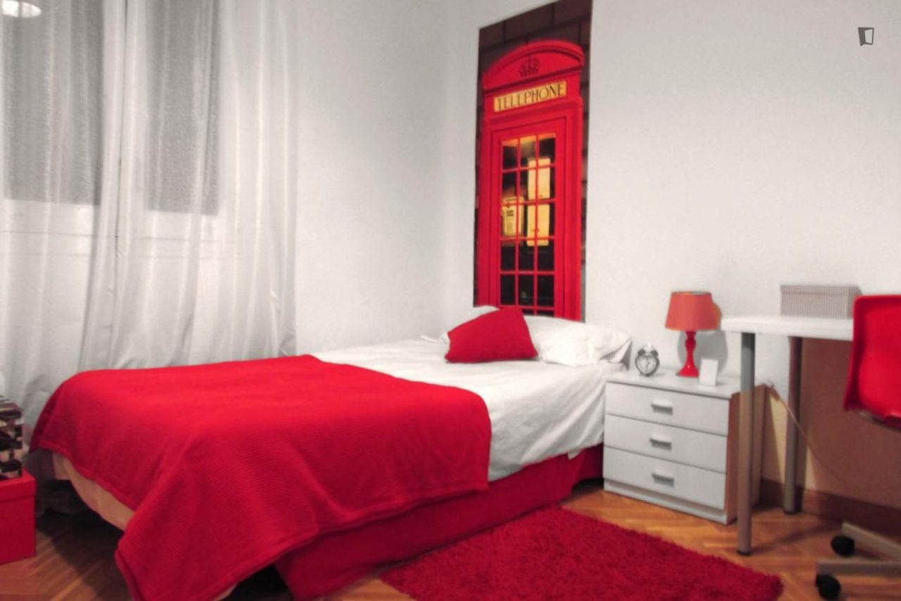 Habitación en Calle de Padilla, Lista, Madrid - alojamiento en Lista