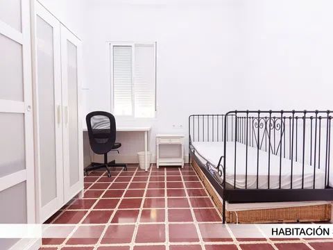 Habitación en de la Reina Mercedes, 57, Reina Mercedes - Heliópolis, Sevilla - alojamiento estudiantes en Room in de la Reina Mercedes, 57, Reina Mercedes - Heliópolis, Sevilla