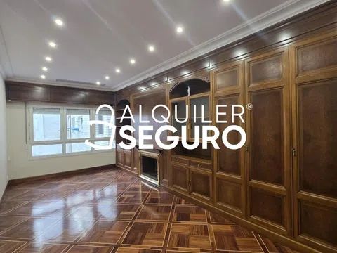 Flat / apartment in Calle Máximo Aguirre, Ensanche-Moyua, Bilbao - alojamiento en Flat / apartment in Calle Máximo Aguirre, Ensanche-Moyua, Bilbao