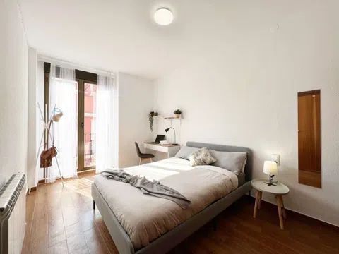 Habitación en Calle del Dos de Mayo, Malasaña-Universidad, Madrid - alojamiento para estudiantes en Room in Calle del Dos de Mayo, Malasaña-Universidad, Madrid