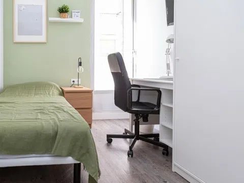 Habitación en Calle de Berenguer de Bardají, Delicias, Zaragoza - alojamiento para estudiantes en Room in Calle de Berenguer de Bardají, Delicias, Zaragoza