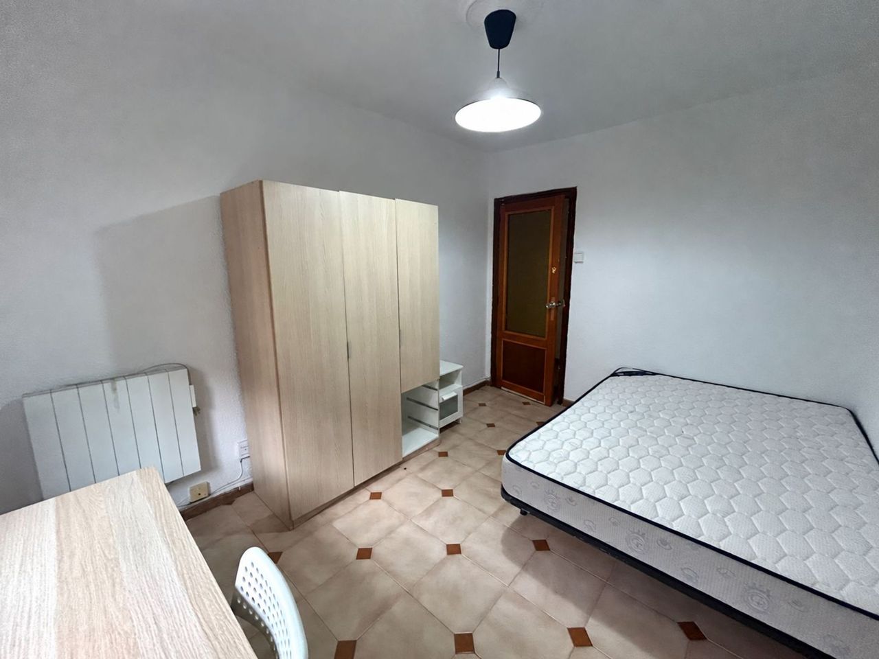 Habitación en Calle de Salvador Minguijón, 49, Las Fuentes, Zaragoza - alojamiento en Las Fuentes