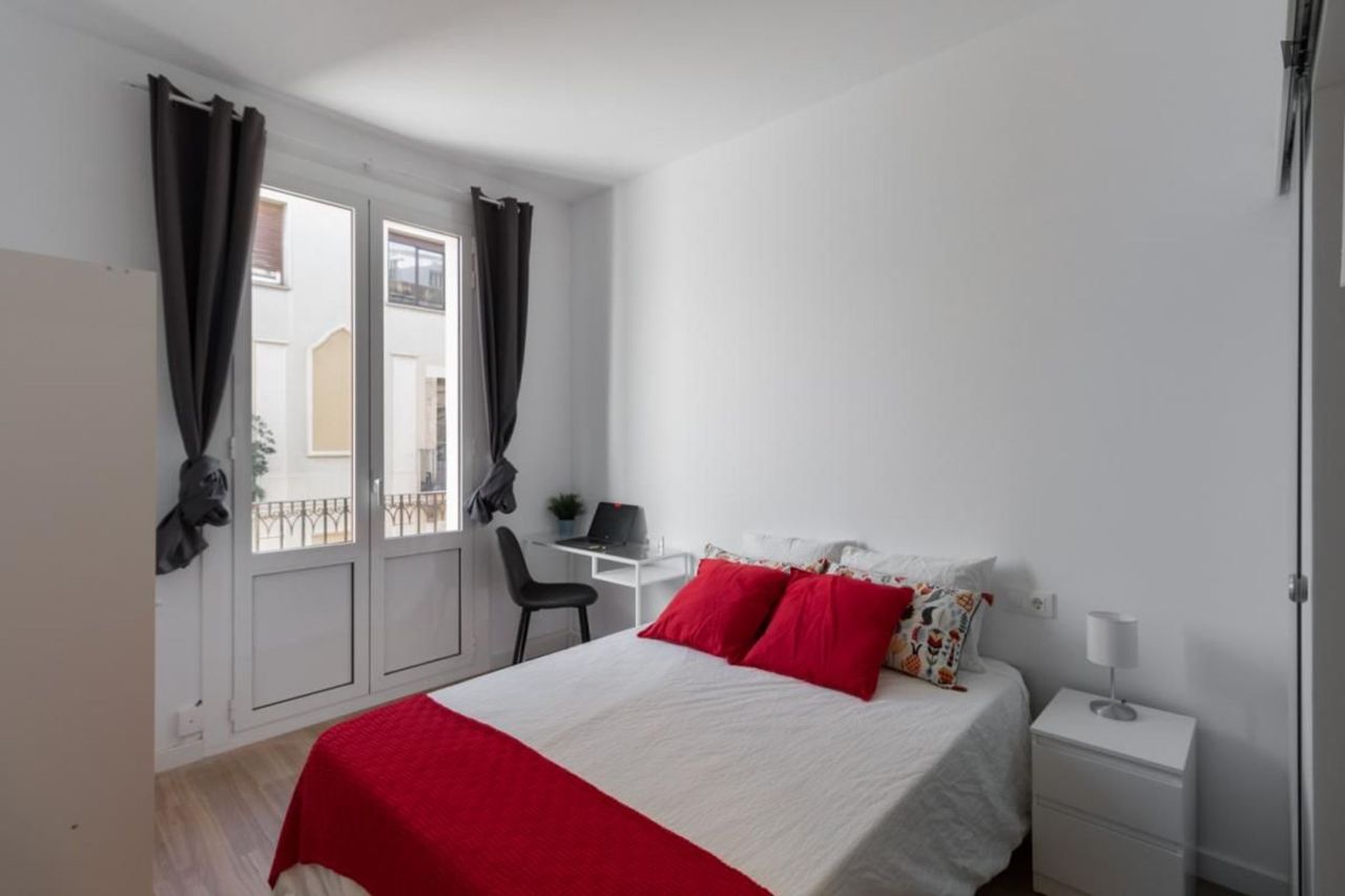 Habitación en Calle de Bonavista, Vila de Gràcia, Barcelona - alojamiento en Vila de Gràcia