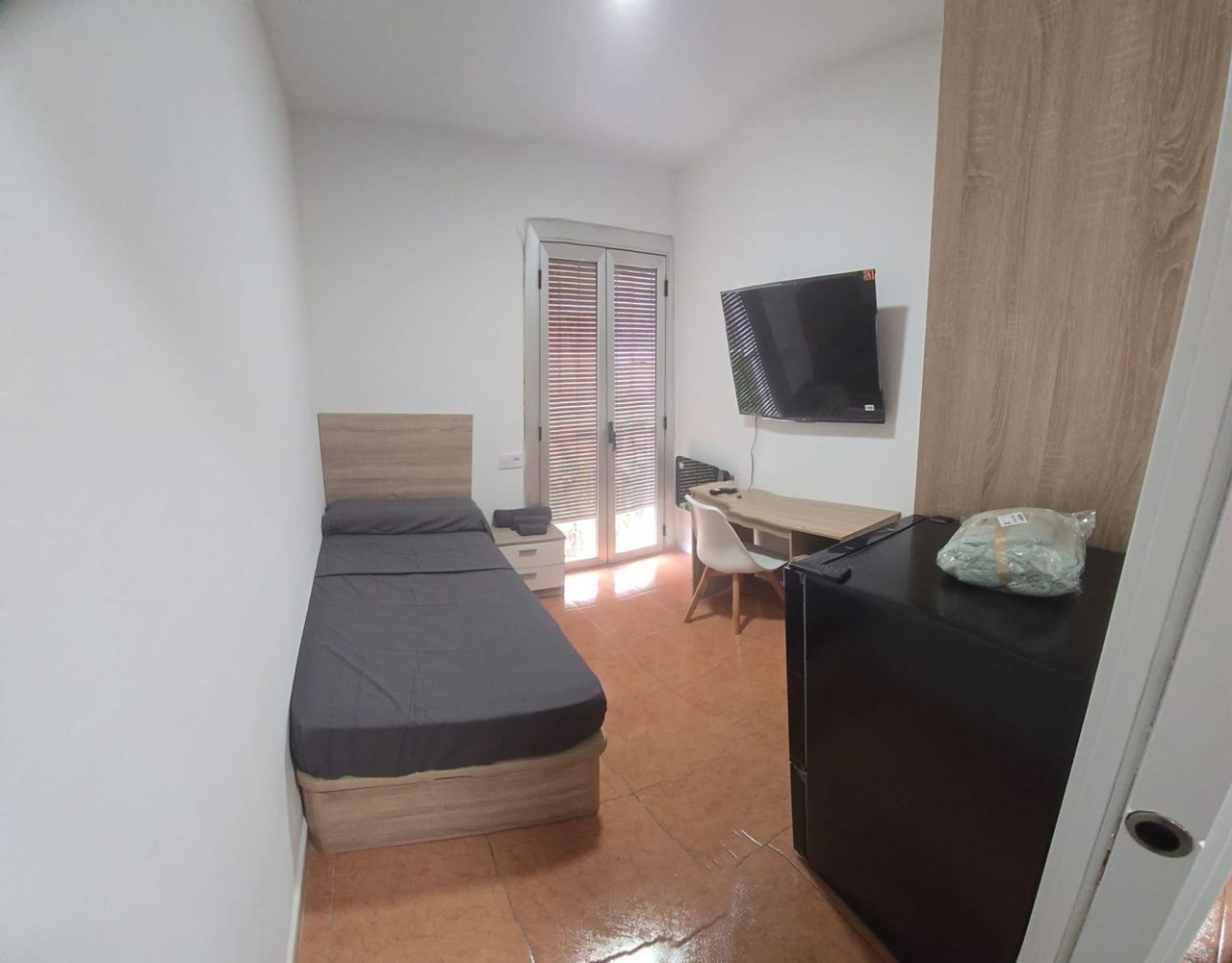 Habitación en Passatge de Tàrrega, 1, El Bon Pastor, Barcelona - alojamiento en El Bon Pastor