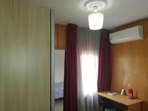 Habitación en Pasaje de Teba, 17, Casería de Montijo, Granada - alojamiento para estudiantes en Room in Pasaje de Teba, 17, Casería de Montijo, Granada
