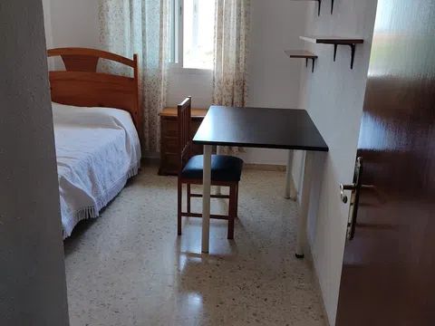 Habitación en Calle de Demóstenes, El Consul - El Romeral, Málaga - alojamiento en Calle de Demóstenes, El Consul - El Romeral, Málaga