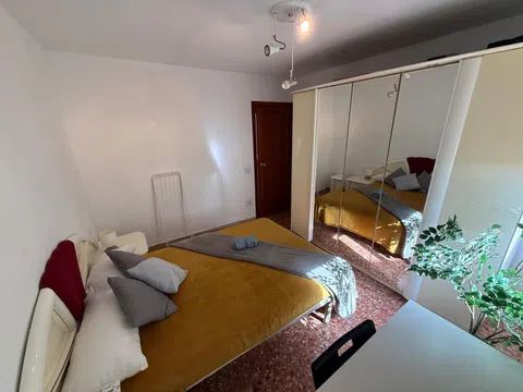 Habitación en Room in Calle Madres de la Plaza de Mayo - alojamiento en Calle Madres de la Plaza de Mayo, 7, Bombarda - Monsalud, Zaragoza