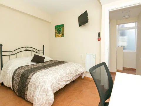Habitación en Calle Gras y Granollers, 18, La Chana, Granada - alojamiento para estudiantes en Room in Calle Gras y Granollers, 18, La Chana, Granada