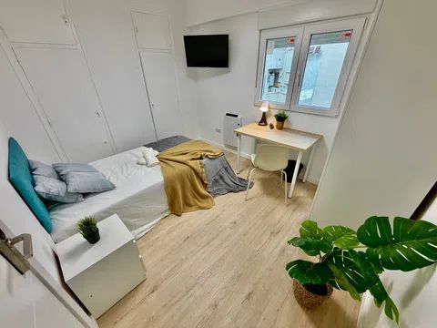 Habitación en Calle de Eduardo Sanz Hernaz, Parque Miraflores, Zaragoza - alojamiento para estudiantes en Room in Calle de Eduardo Sanz Hernaz, Parque Miraflores, Zaragoza