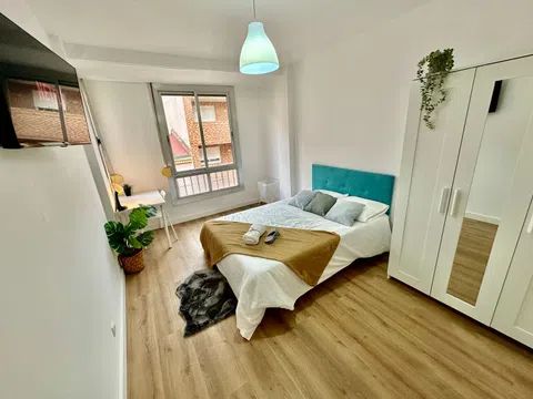 Habitación en Calle de Antonio Cánovas, Doctor Cerrada, Zaragoza - alojamiento para estudiantes en Room in Calle de Antonio Cánovas, Doctor Cerrada, Zaragoza