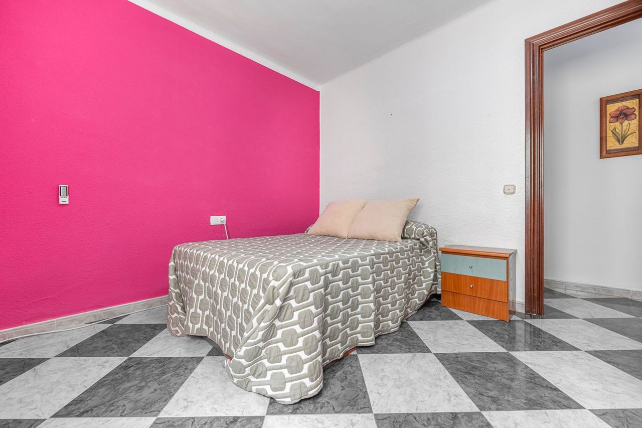 Habitación en Calle San Millán, El Ejido, Málaga - alojamiento en El Ejido