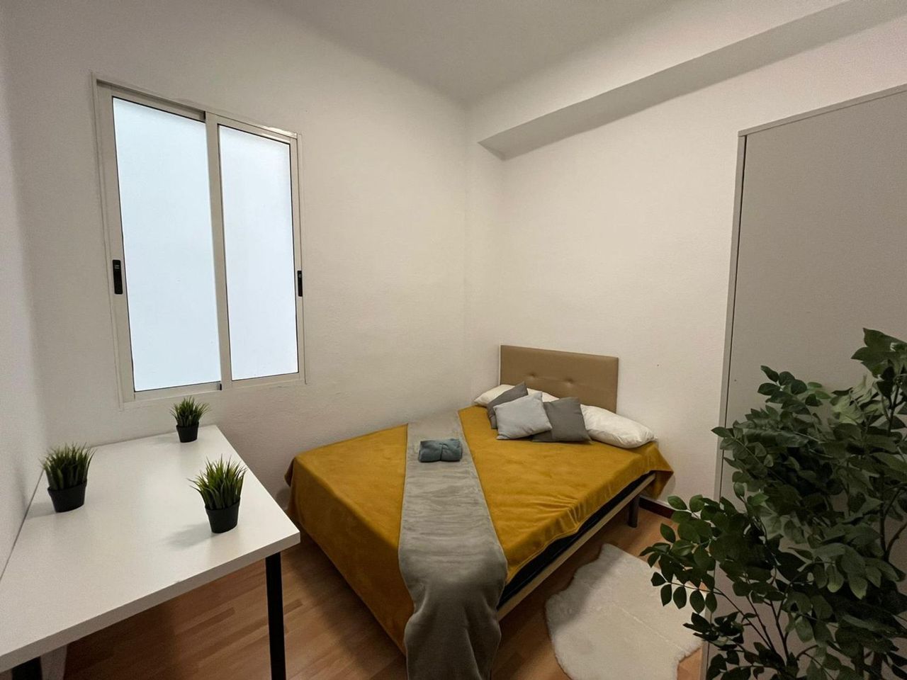 Habitación en Paseo Gran Vía, 9, Paseo Sagasta, Zaragoza - alojamiento en Paseo Sagasta