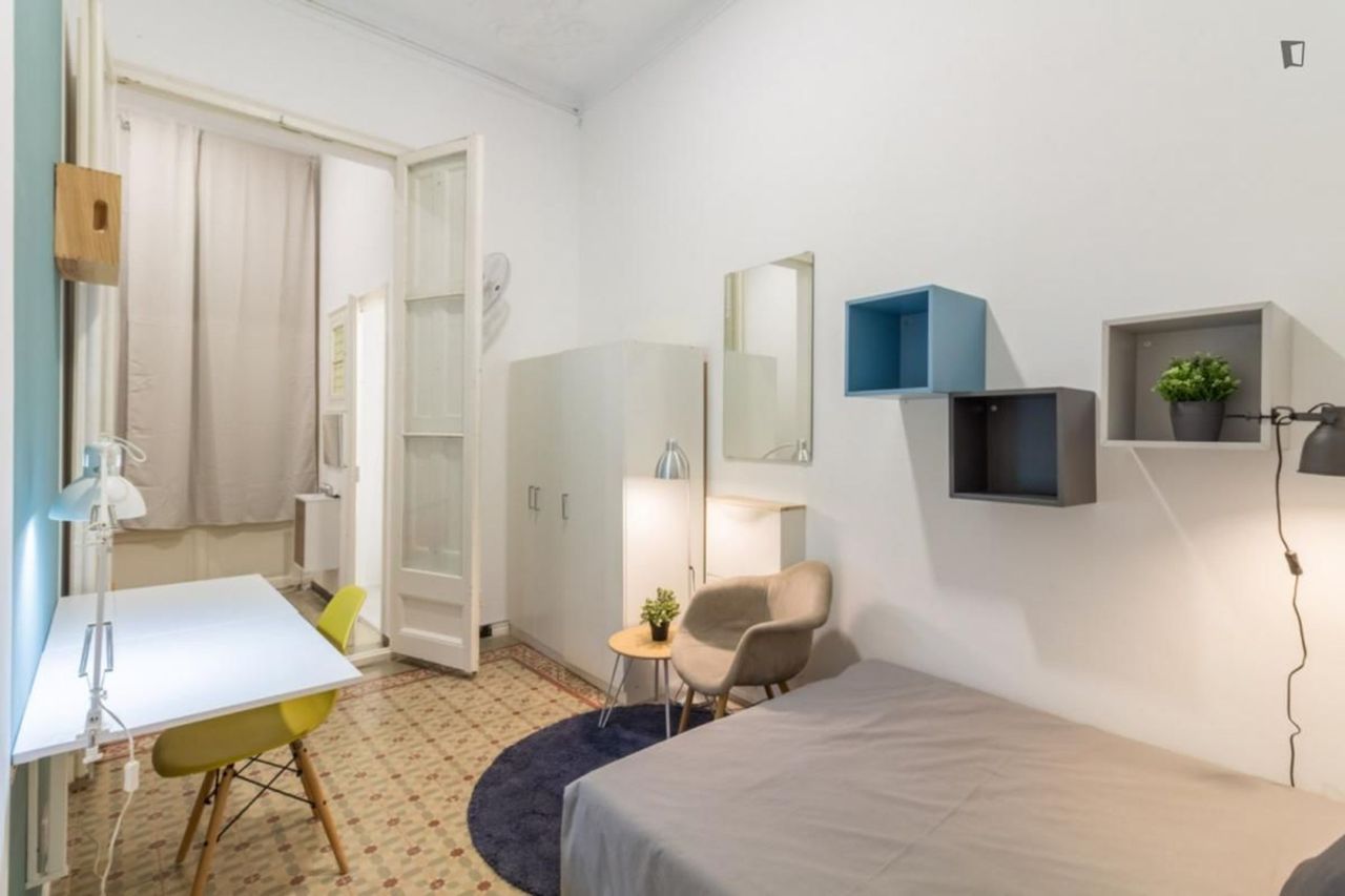 Habitación en Calle Gran de Gràcia, Vila de Gràcia, Barcelona - alojamiento en Vila de Gràcia