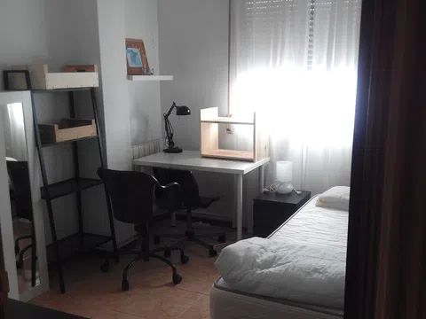 Habitación en Calle Santa Teresa de Jesús, 8, Universidad San Francisco, Zaragoza - alojamiento para estudiantes en Room in Calle Santa Teresa de Jesús, 8, Universidad San Francisco, Zaragoza
