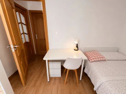 Habitación en Calle Hospital de la Virgen, 3, La Chana, Granada - alojamiento en Calle Hospital de la Virgen, 3, La Chana, Granada