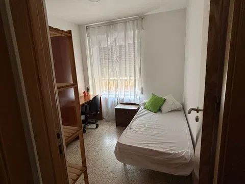 Habitación en Room in Calle de las Isabeles - alojamiento en Calle de las Isabeles, 2, San Vicente-Las Úrsulas, Salamanca