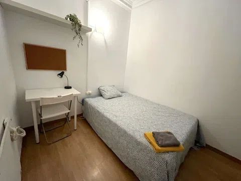 Habitación en Avenida de la Riera de Cassoles, Vila de Gràcia, Barcelona - alojamiento en Avenida de la Riera de Cassoles, Vila de Gràcia, Barcelona