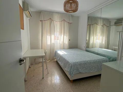 Habitación en Calle Daniel Defoe, 18, Cortijo Alto, Málaga - alojamiento en Calle Daniel Defoe, 18, Cortijo Alto, Málaga
