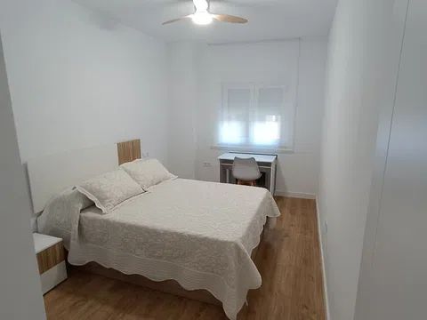 Habitación en Avenida Alfonso IX de León, 31, Salesas, Salamanca - alojamiento para estudiantes en Room in Avenida Alfonso IX de León, 31, Salesas, Salamanca