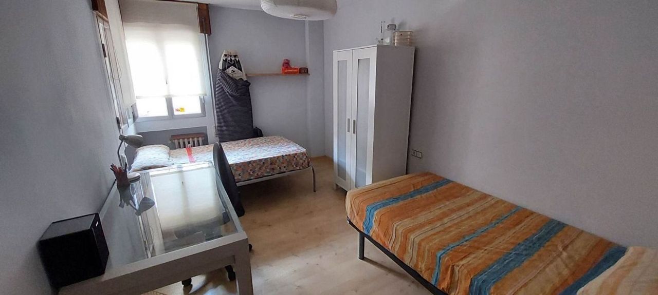 Habitación en Avenida América, 10, Zaidín, Granada - alojamiento en Habitación en Avenida América, 10, Zaidín, Granada