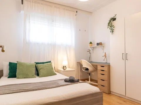 Habitación en Calle de Calatrava, 25, Palacio, Madrid - alojamiento para estudiantes en Room in Calle de Calatrava, 25, Palacio, Madrid