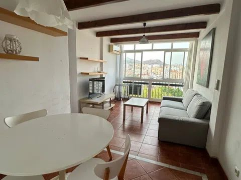 Piso en Flat / apartment in Pasaje Solluve - alojamiento en Flat / apartment in Pasaje Solluve, 1, Los Castillejos - La Trinidad, Málaga