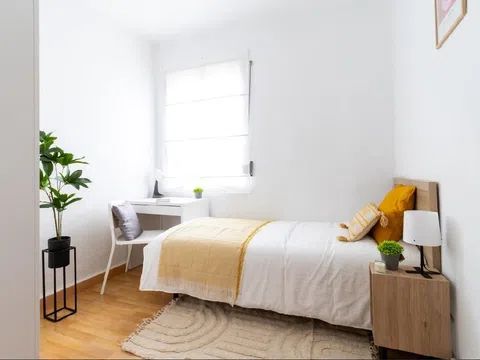 Habitación en Calle de Sant Pius X, 26, Sant Marcellí, València - alojamiento para estudiantes en Room in Calle de Sant Pius X, 26, Sant Marcellí, València