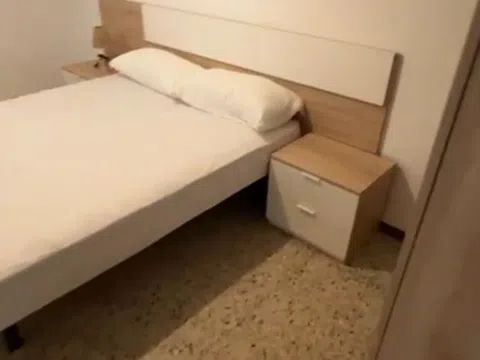 Habitación en Calle de Pablo Sarasate, 3, Mercado San Valero, Zaragoza - alojamiento para estudiantes en Room in Calle de Pablo Sarasate, 3, Mercado San Valero, Zaragoza