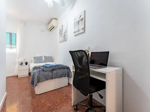 Habitación en Plaza de la Victoria, 17, La Victoria, Málaga - alojamiento en Plaza de la Victoria, 17, La Victoria, Málaga
