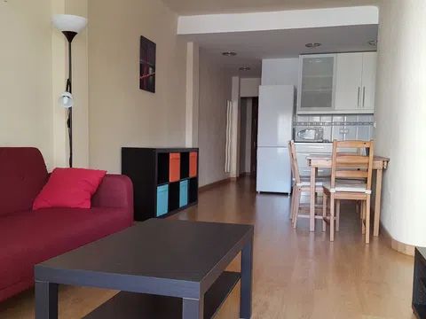 Habitación en Plaza de Basconia, 2, Los Castillejos - La Trinidad, Málaga - alojamiento para estudiantes en Room in Plaza de Basconia, 2, Los Castillejos - La Trinidad, Málaga