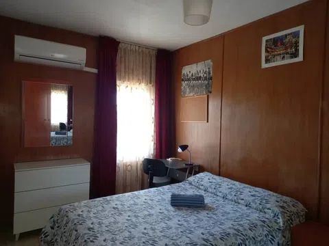 Habitación en Pasaje de Teba, 17, Casería de Montijo, Granada - alojamiento para estudiantes en Room in Pasaje de Teba, 17, Casería de Montijo, Granada