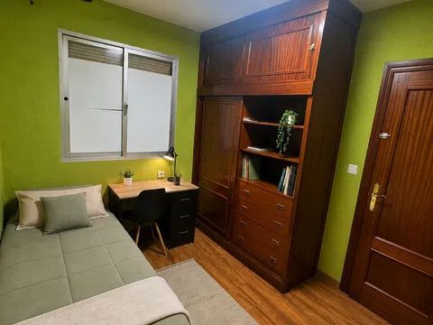 Habitación en Room in Calle Santa Marta - alojamiento en Calle Santa Marta, 1, Cruz del Humilladero - Los Tilos, Málaga