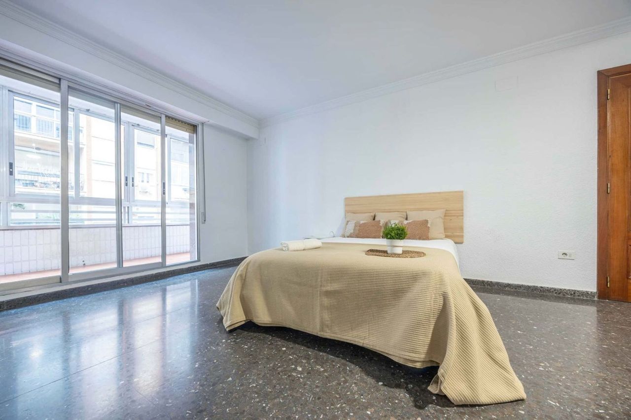 Habitación en Calle de Roís de Corella s/n, La Raiosa, València - alojamiento en La Raiosa