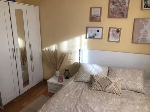 Habitación en Calle El Bierzo, Capuchinos-Glorieta-C. Jardín, Salamanca - alojamiento para estudiantes en Room in Calle El Bierzo, Capuchinos-Glorieta-C. Jardín, Salamanca