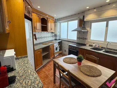 Habitación en Calle Mestre Marçal, Torrefiel, València - alojamiento para estudiantes en Room in Calle Mestre Marçal, Torrefiel, València