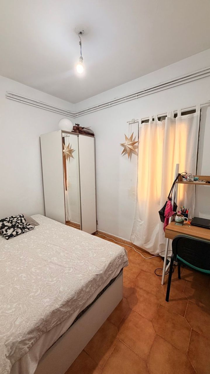 Habitación en La Nova Esquerra de l'Eixample - alojamiento en La Nova Esquerra de l'Eixample