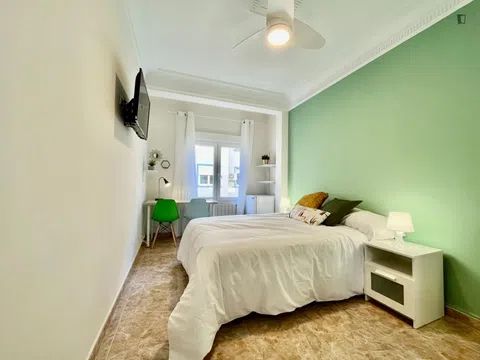 Habitación en Calle de Vidal de Canellas, Ciudad Jardín - Parque Roma, Zaragoza - alojamiento para estudiantes en Room in Calle de Vidal de Canellas, Ciudad Jardín - Parque Roma, Zaragoza