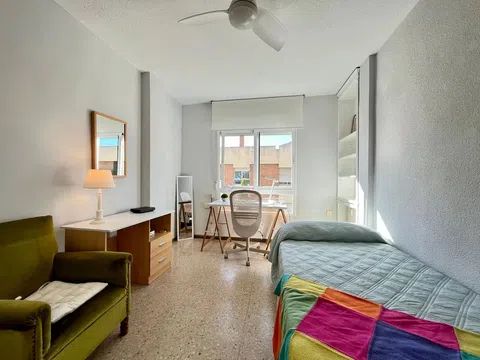 Habitación en Calle Melchor Almagro, 16, Gran Capitán, Granada - alojamiento en Calle Melchor Almagro, 16, Gran Capitán, Granada
