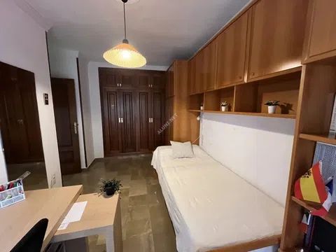 Habitación en Calle Mirlo, 3, Los Pajaritos, Granada - alojamiento en Calle Mirlo, 3, Los Pajaritos, Granada