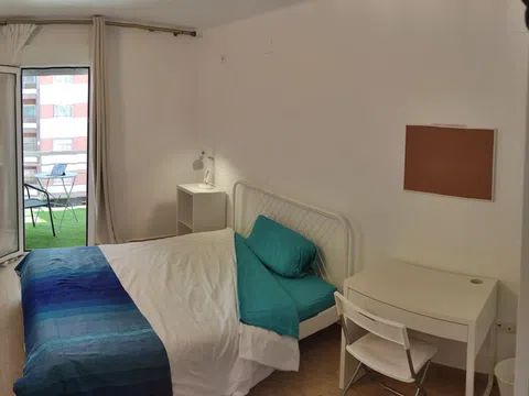 Habitación en Calle Virgen de Luján, 39, Ramón de Carranza - Madre Rafols, Sevilla - alojamiento para estudiantes en Room in Calle Virgen de Luján, 39, Ramón de Carranza - Madre Rafols, Sevilla