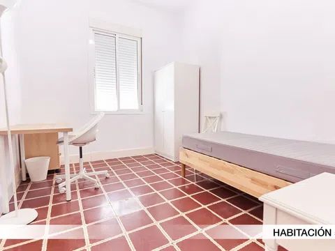 Habitación en de la Reina Mercedes, 57, Reina Mercedes - Heliópolis, Sevilla - alojamiento estudiantes en Room in de la Reina Mercedes, 57, Reina Mercedes - Heliópolis, Sevilla